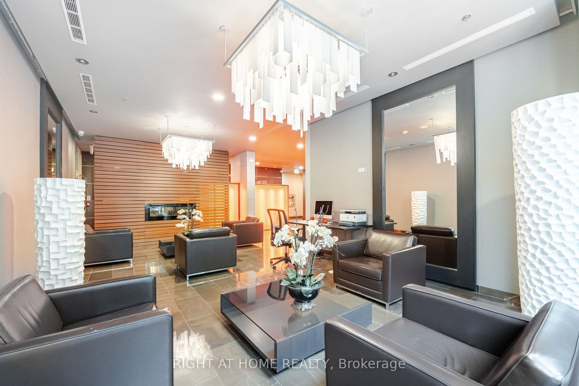21 Nelson Street Lph01, Toronto, ON M5V 3H9