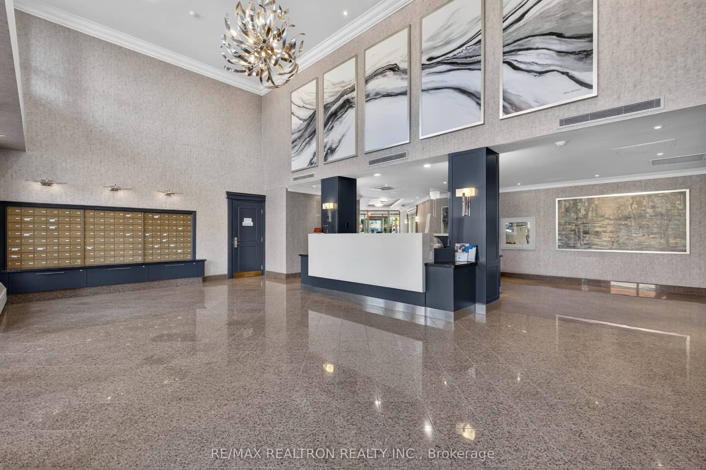 2 Clairtrell Road NW LPH5, Toronto, ON M2N 7H5