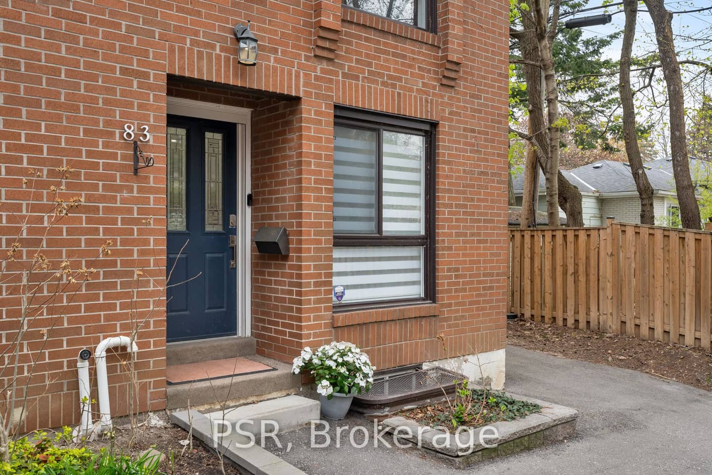 28 Livingston Road 83, Toronto, ON M1E 4S5