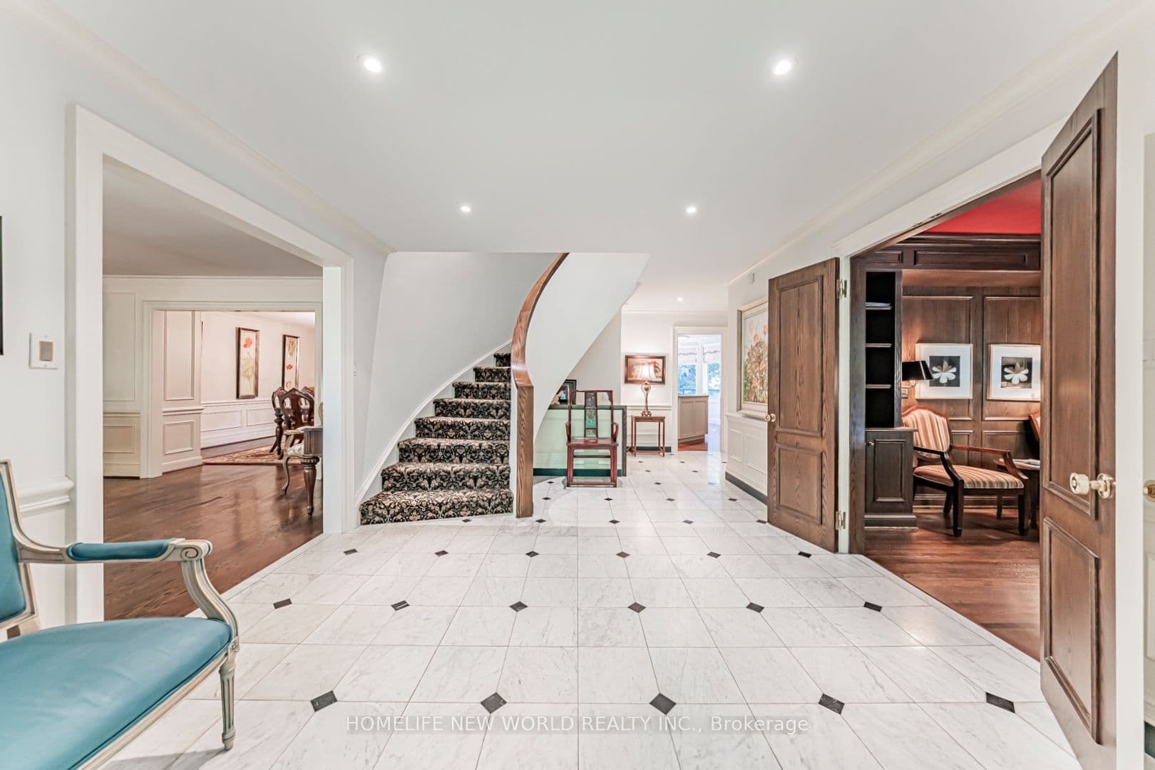 1 Campbell Crescent, Toronto, ON M2P 1P1