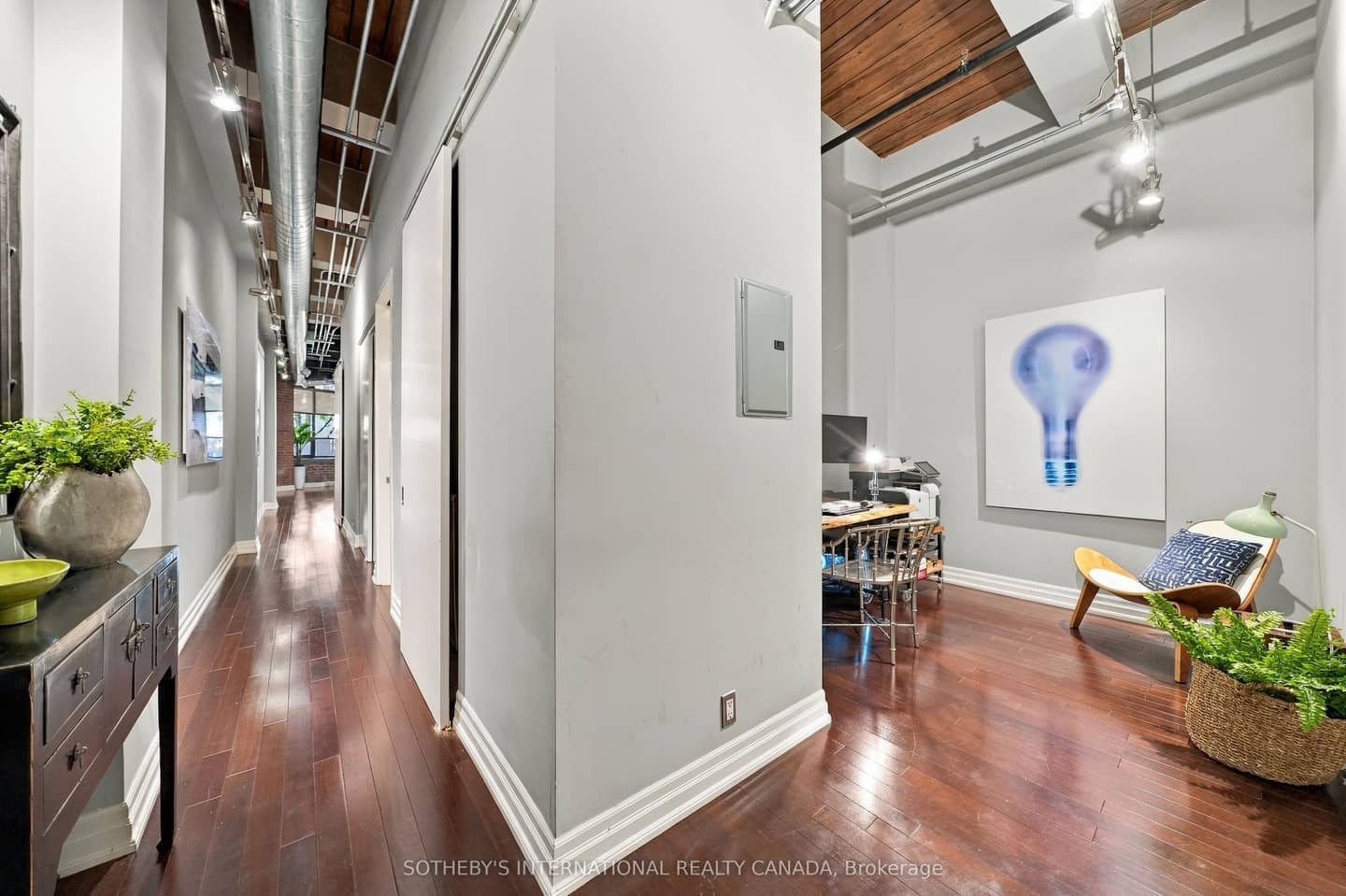 43 Hanna Avenue 103, Toronto, ON M6K 1X1