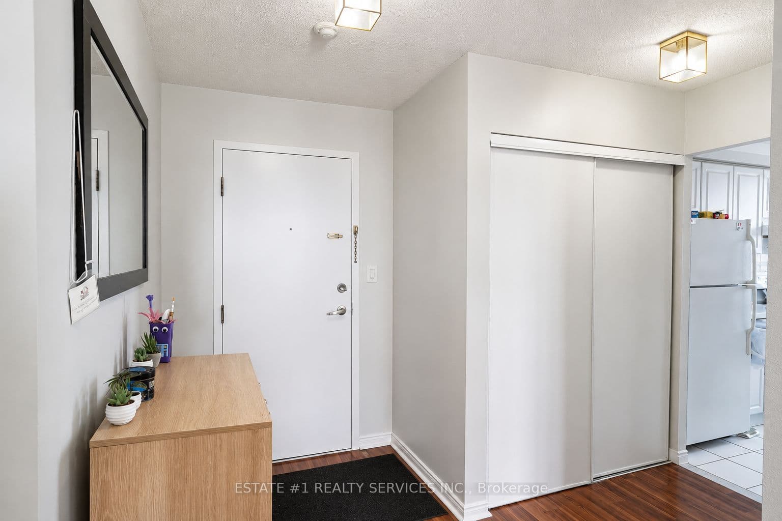135 Hillcrest Avenue 904, Mississauga, ON L5B 4B1