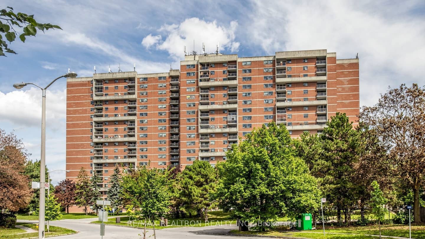 100 Wingarden Court 1215, Toronto, ON M1B 2P4