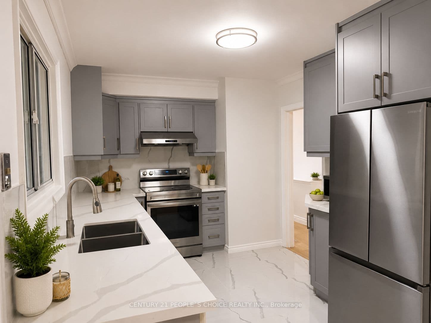 5 Mid Pines Road, Toronto, ON M1G 2L5