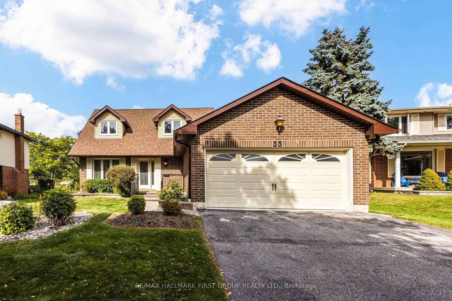 33 Anstead Crescent, Ajax, ON L1S 3X4
