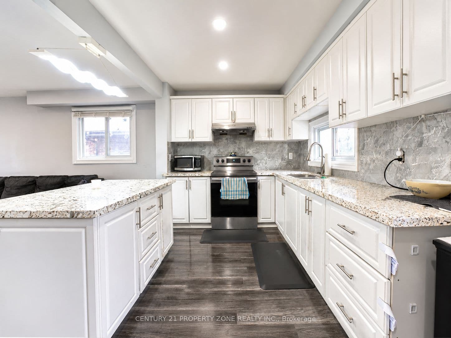 7652 Roselle Crescent, Mississauga, ON L4T 3N2