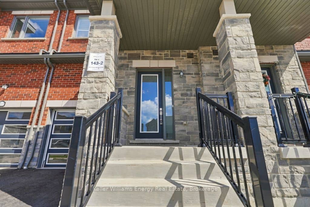2013 Verne Bowen Street, Oshawa, ON L1L 0S1