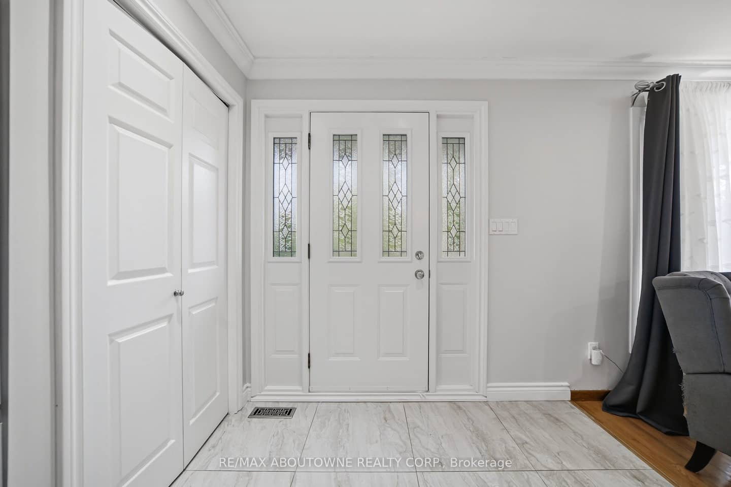 6346 Neuchatel Road, Mississauga, ON L5N 2J8