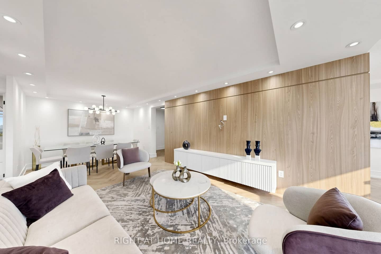 7 Townsgate Drive 1506, Vaughan, ON L4J 8E6