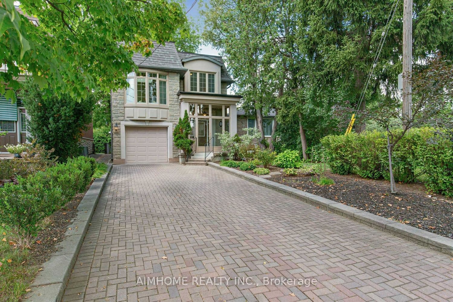 16 Carney Road, Toronto, ON M2M 1T2