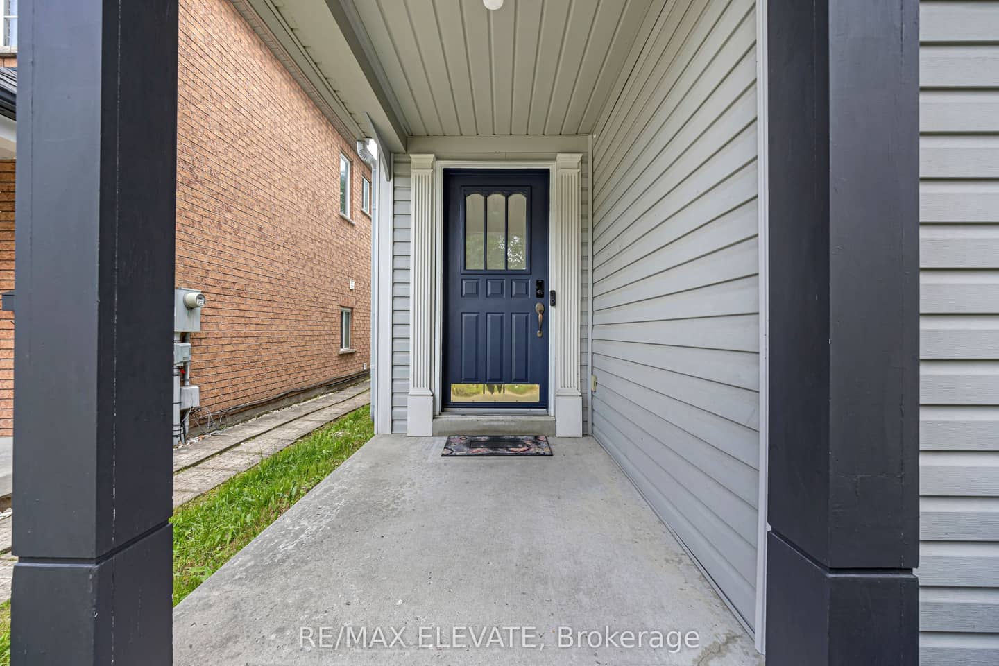 43 McSweeney Crescent, Ajax, ON L1T 4G2