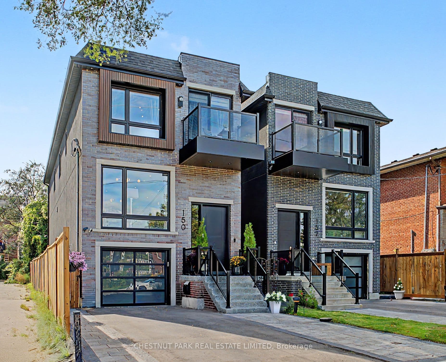 150 Sheldon Avenue, Toronto, ON M8W 4L6