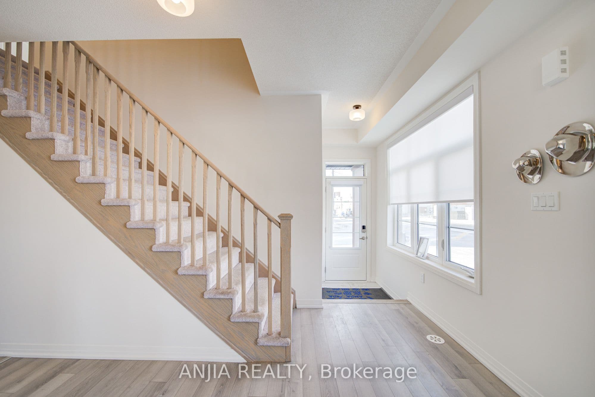 111 Carneros Way, Markham, ON L6B 1R2