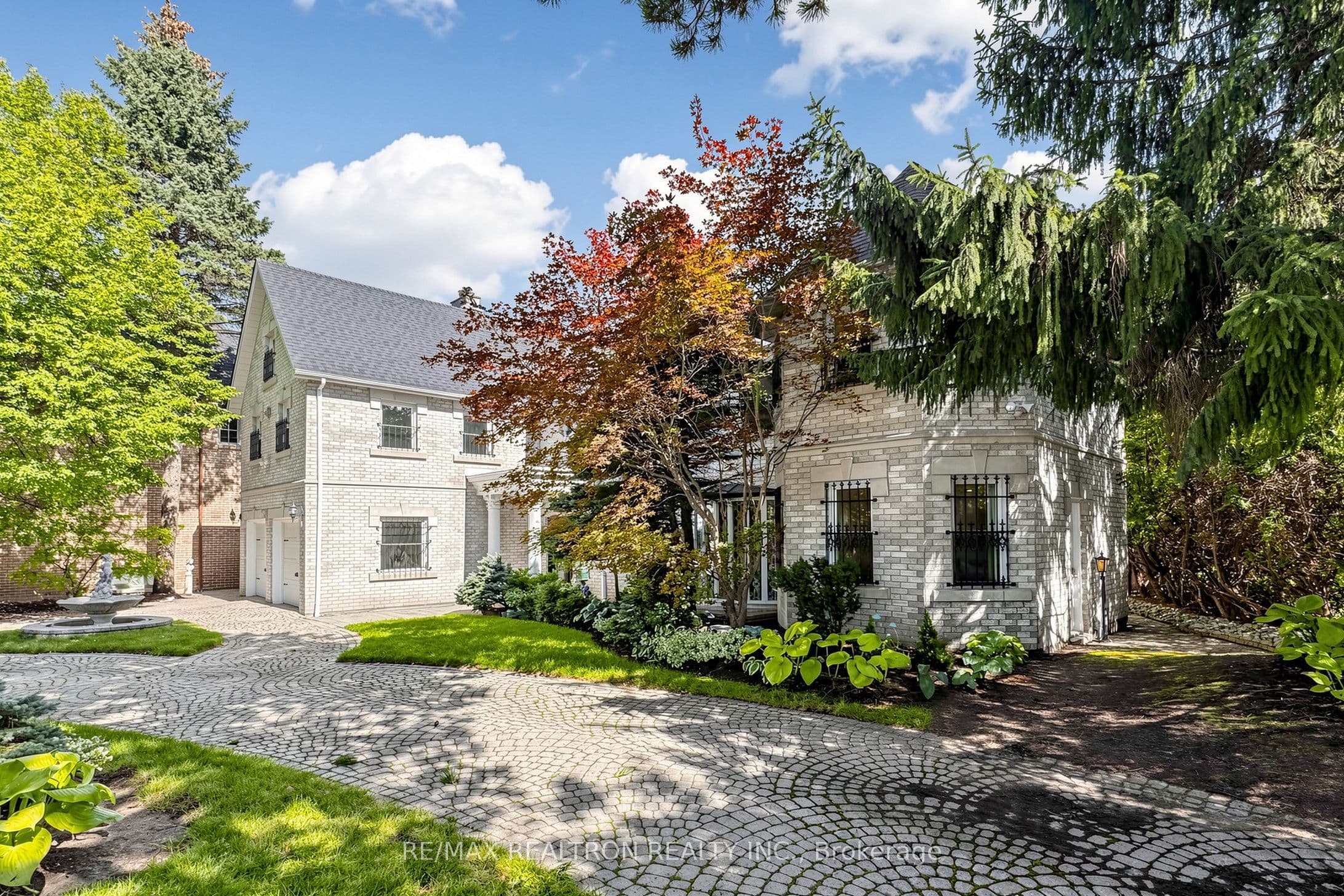 31 Arjay Crescent, Toronto, ON M2L 1C6