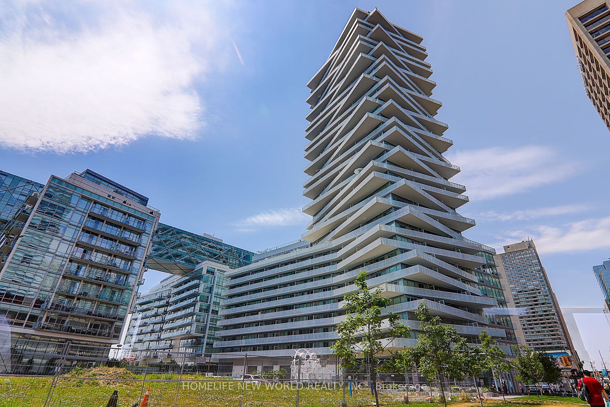 15 Queens Quay E 1906, Toronto, ON M5E 0C5