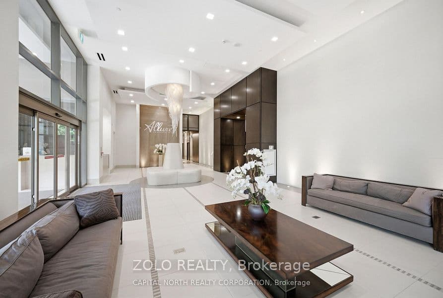 23 Glebe Road W 307, Toronto, ON M5P 0A1