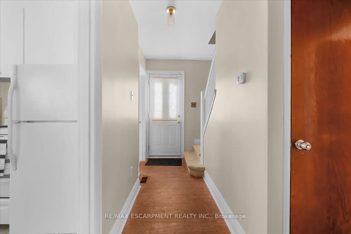 128 East 39th Street, Hamilton, ON L8V 4H3