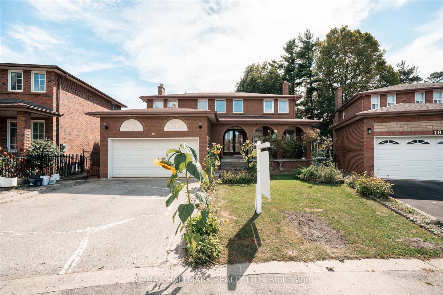 16 Ascolda Boulevard, Toronto, ON M1J 2N7