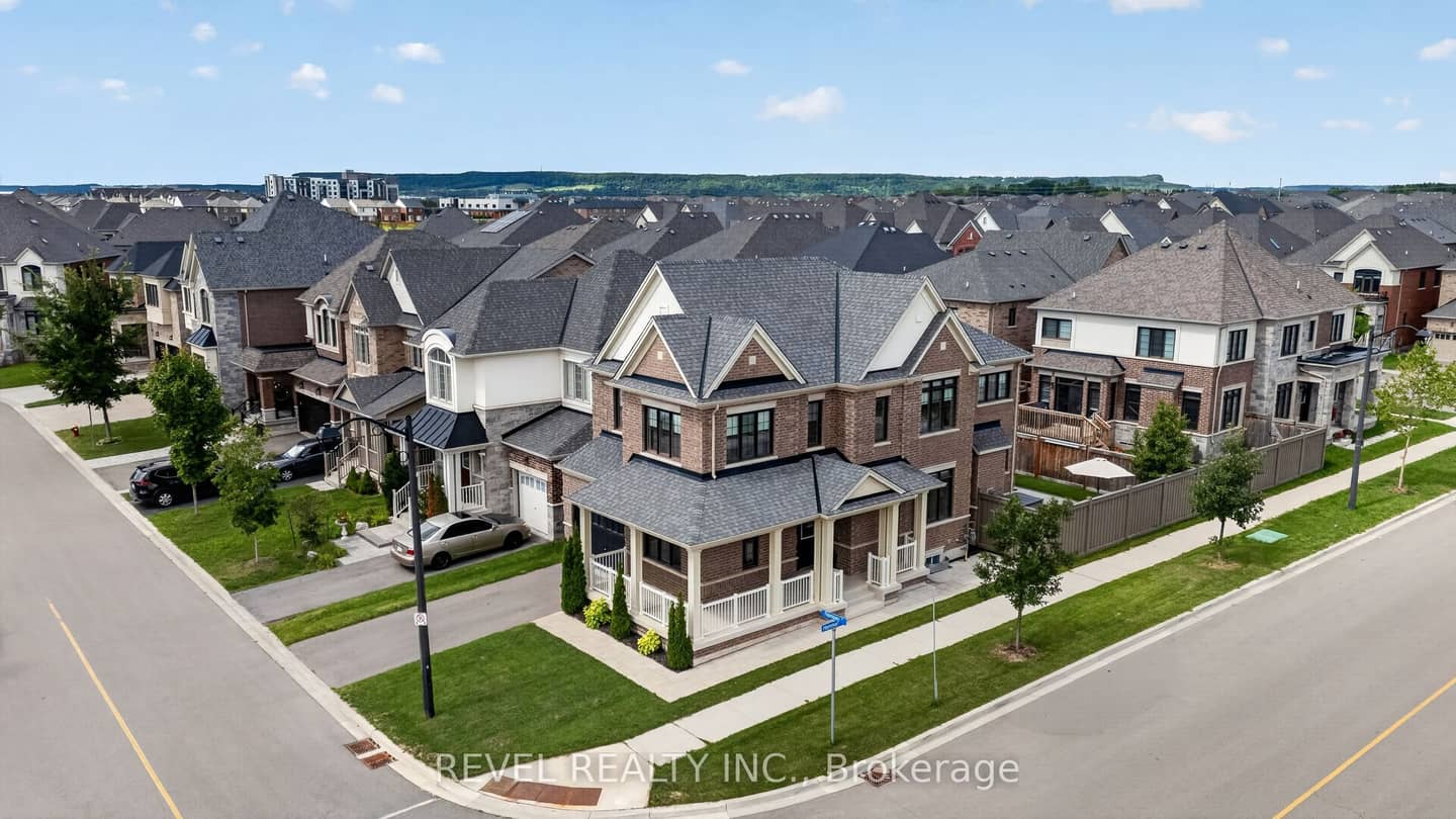 455 Ramsey Place, Milton, ON L9E 1J6