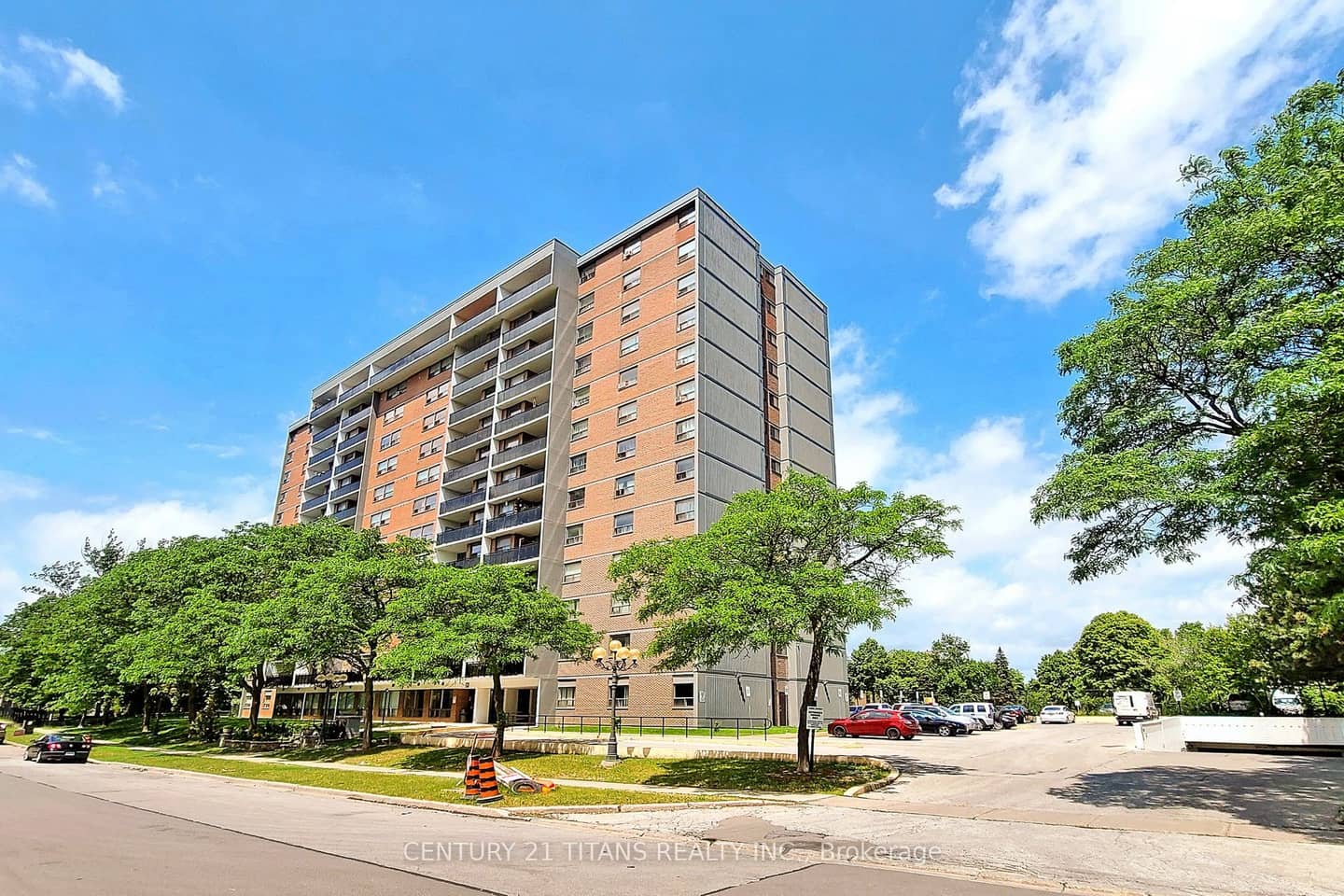 20 Gilder Drive 1208, Toronto, ON M1K 5E1