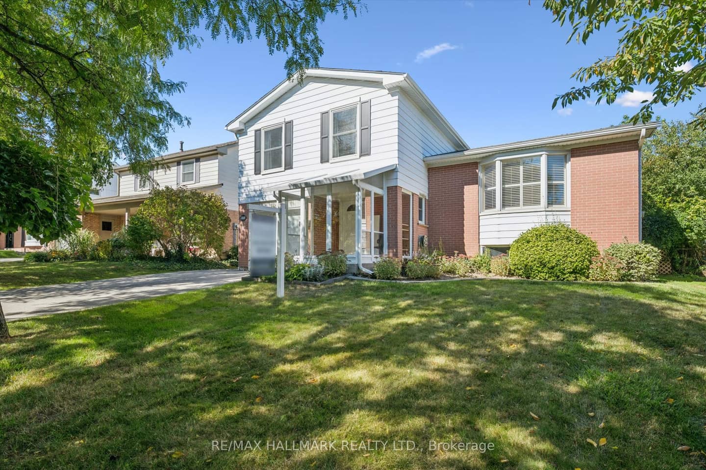 2209 Buttonbush Crescent, Mississauga, ON L5L 1C4