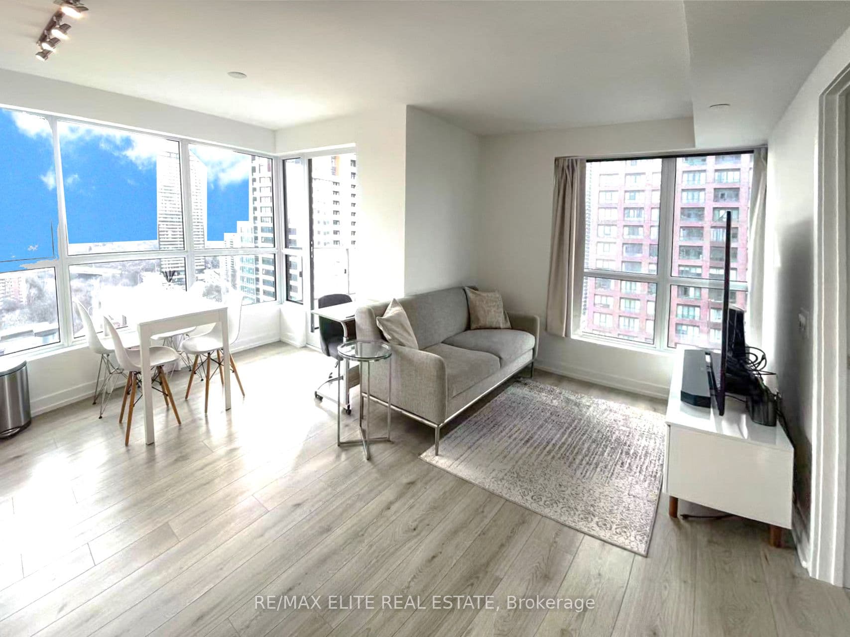 395 Bloor Street E 1711, Toronto, ON M4W 0B4