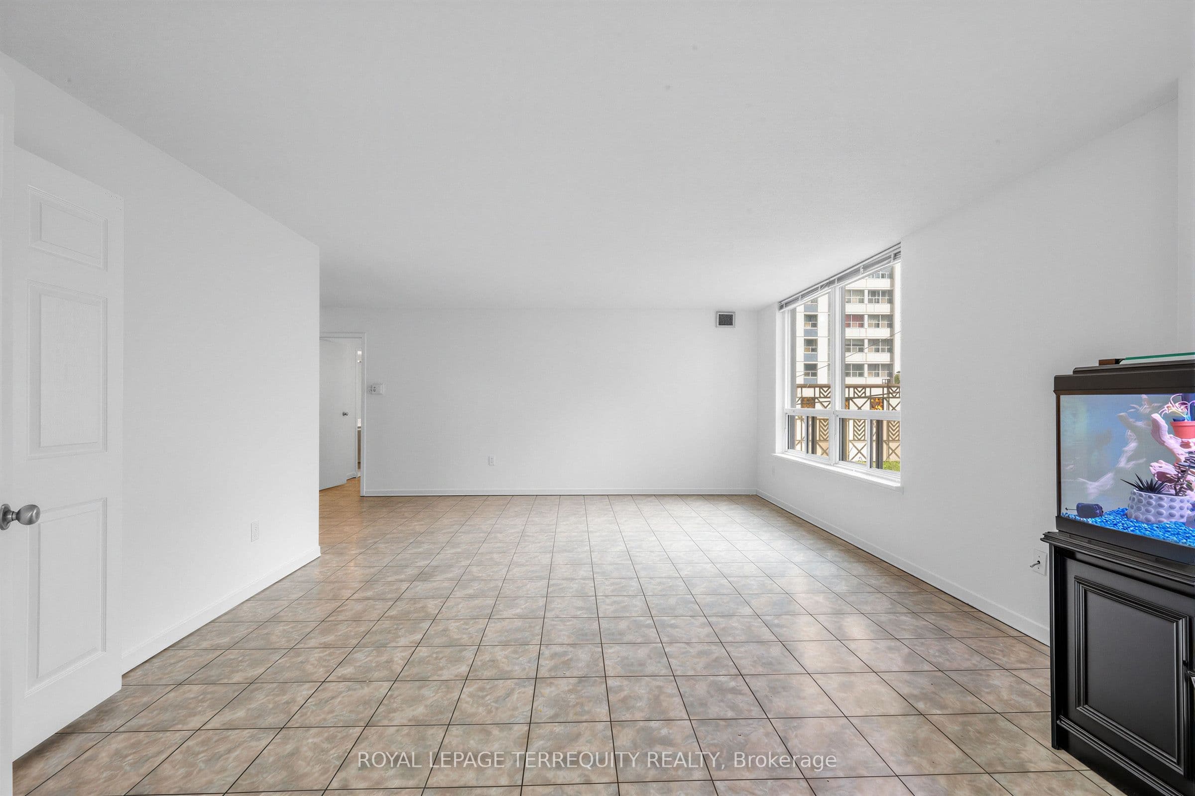 25 Maitland Street 210, Toronto, ON M4Y 2W1