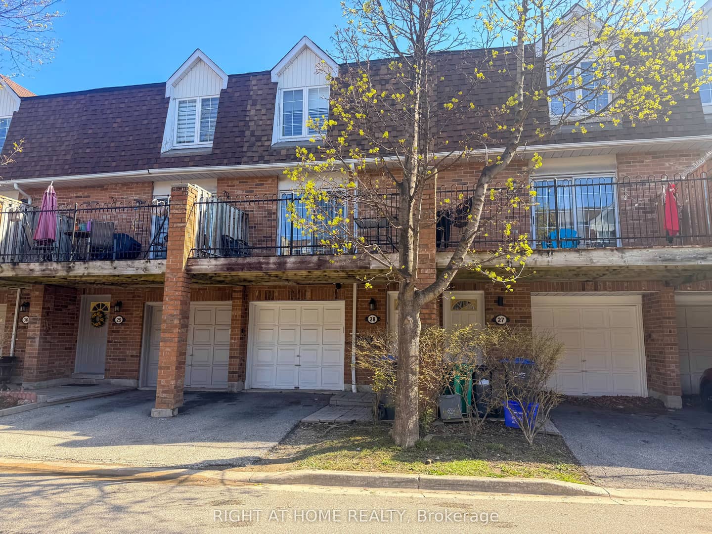 1525 South Parade Court 28, Mississauga, ON L5M 6E9