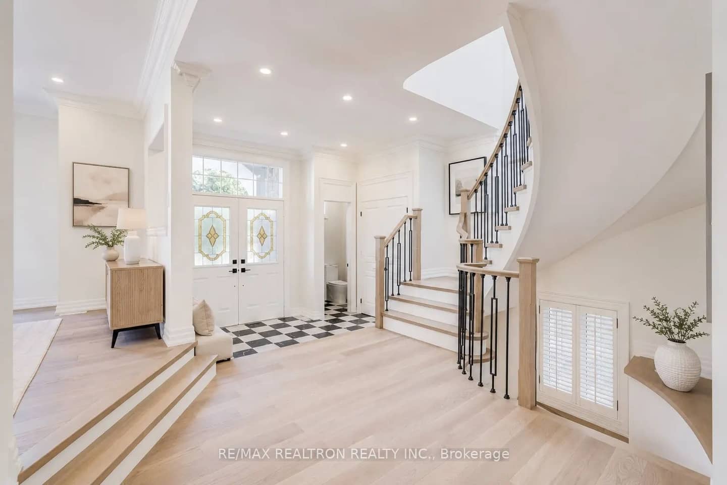 225 Olive Avenue S, Toronto, ON M2N 4P5