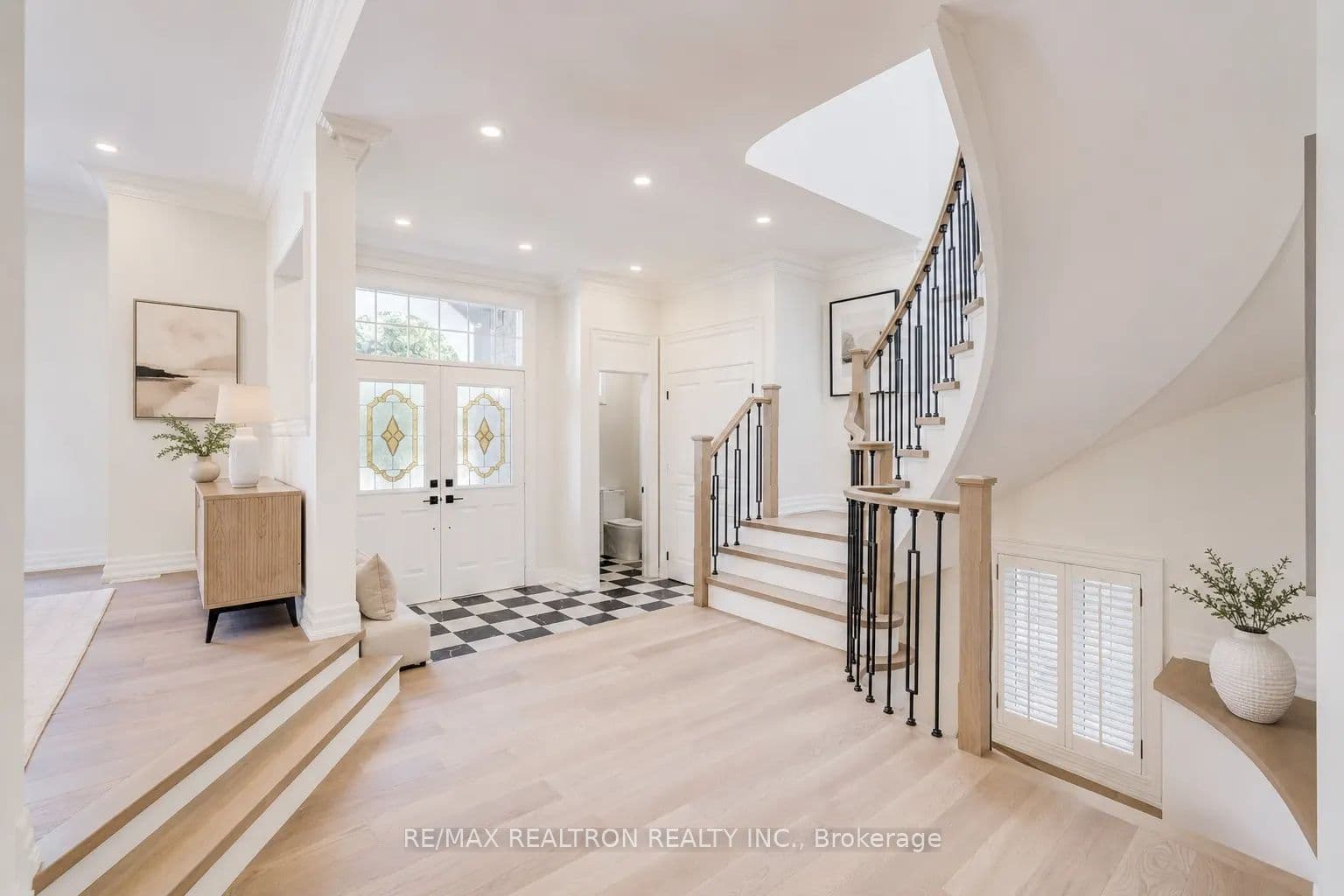 225 Olive Avenue S, Toronto, ON M2N 4P5