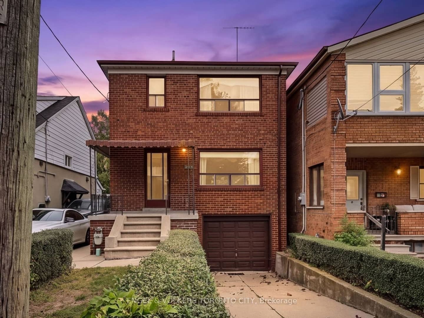 189 Locksley Avenue, Toronto, ON M6B 3N8