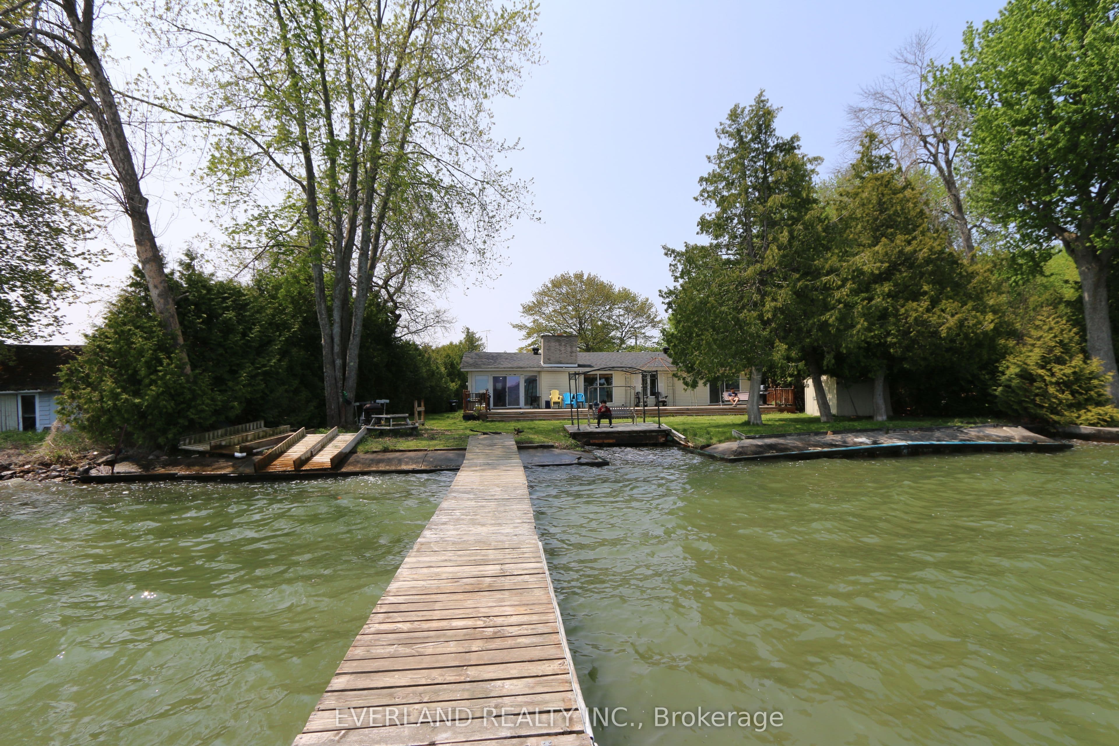 745 Harbour Street, Innisfil, ON L0L 1W0