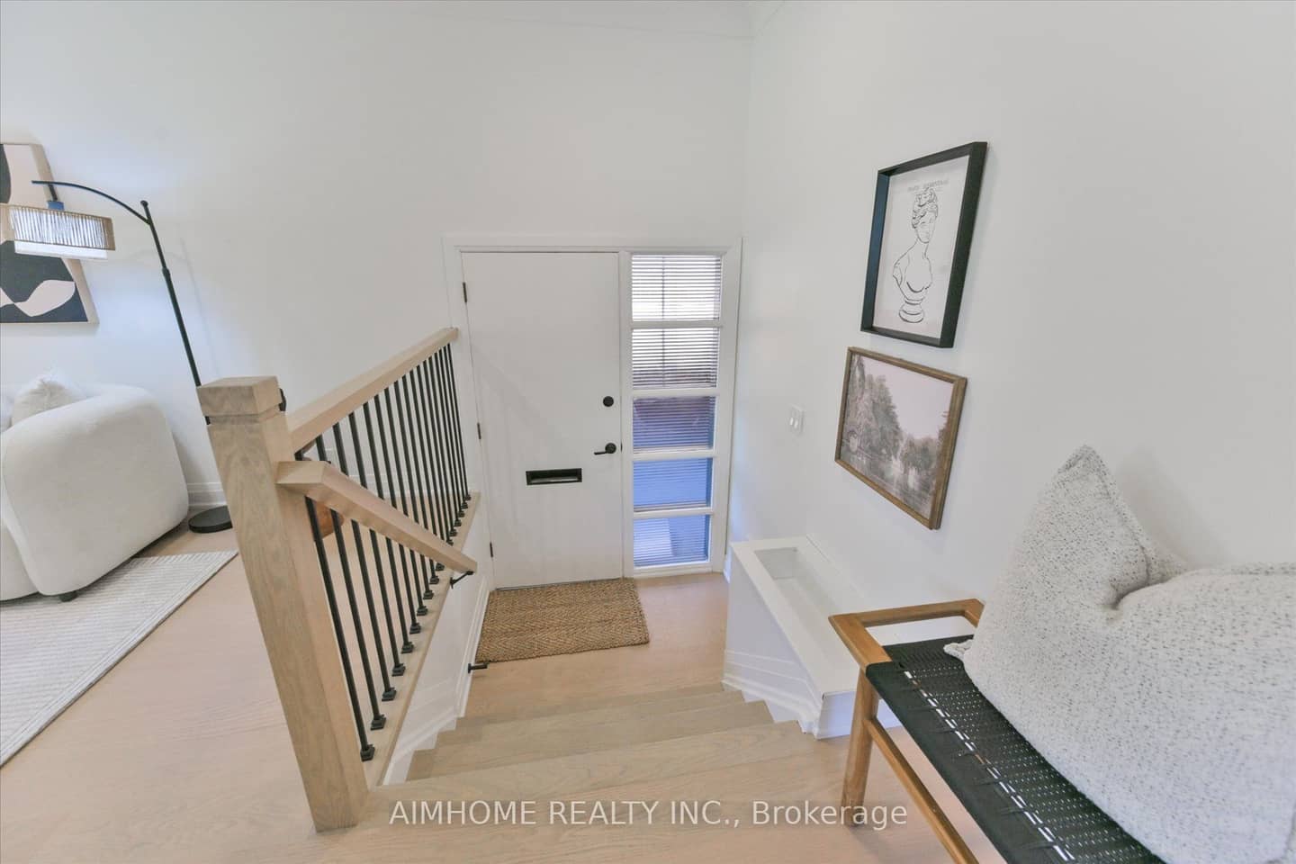 121 Wyndcliff Crescent, Toronto, ON M4A 2J9