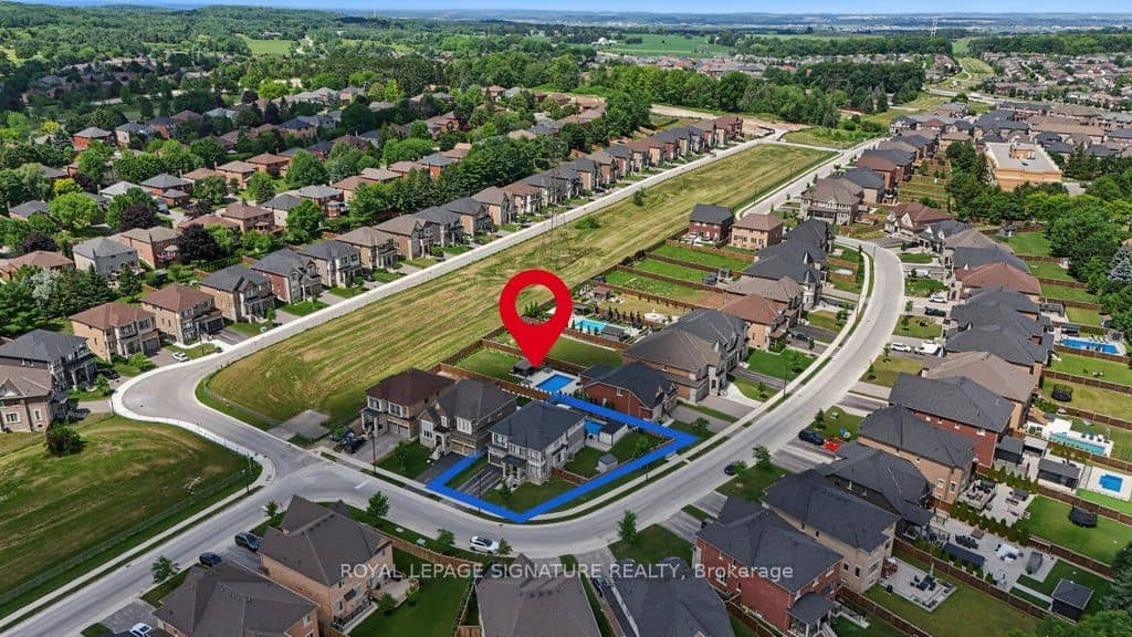 228 Reg Harrison Trail, Newmarket, ON L3X 0M4