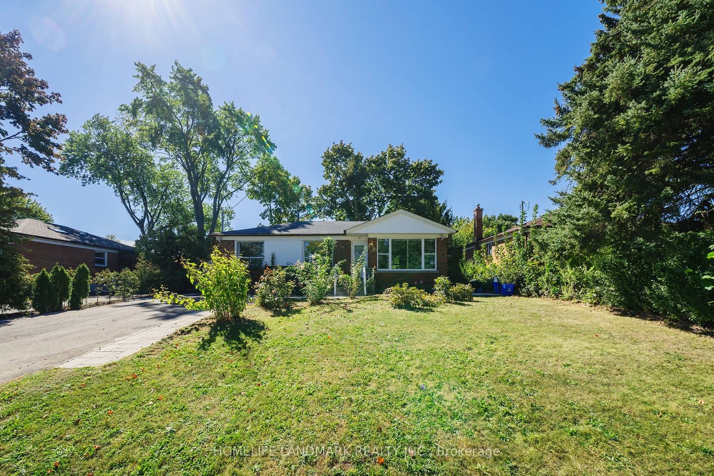 236 Southview Road, Oakville, ON L6K 2P4