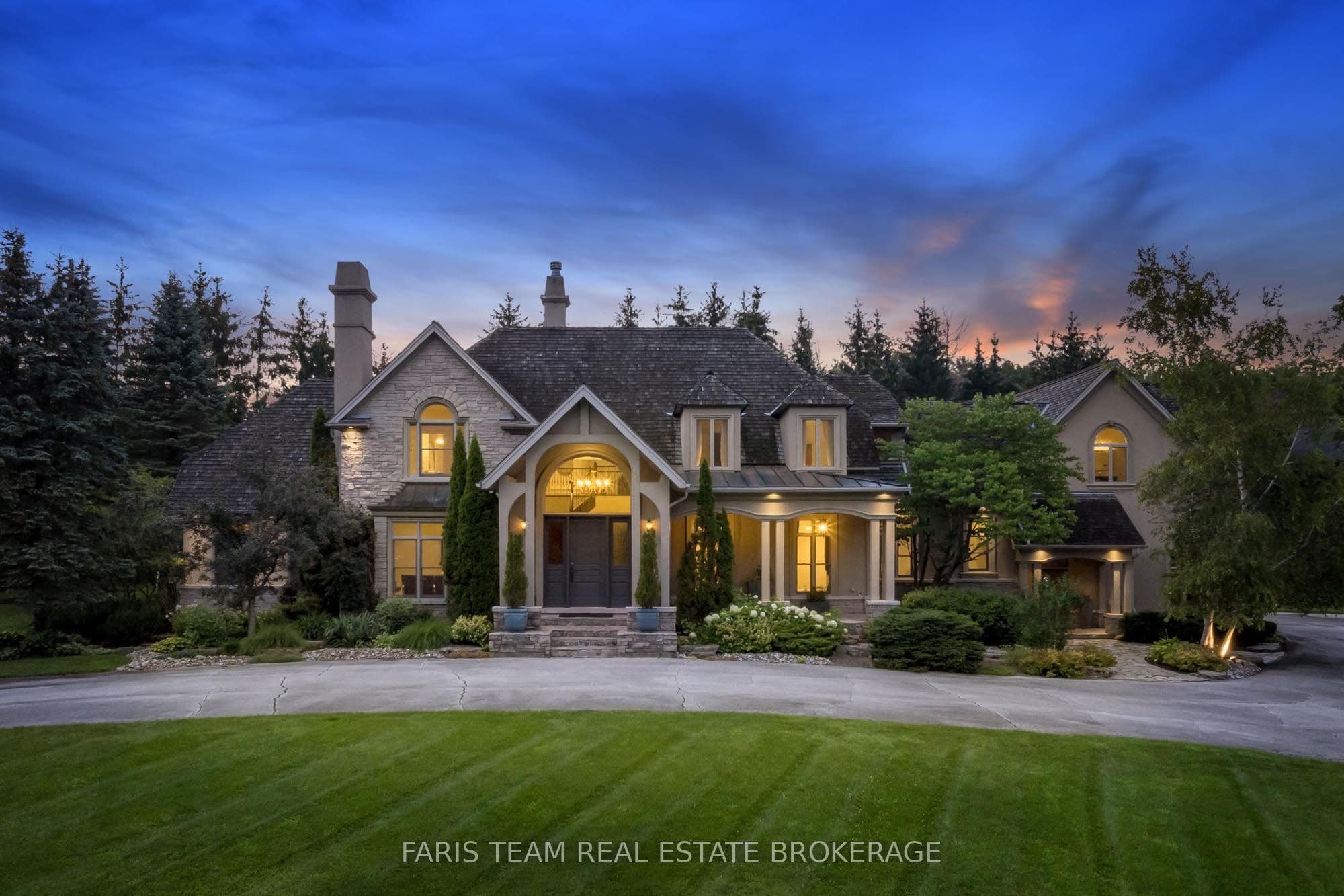 6 Midves Court, Springwater, ON L9X 0P3