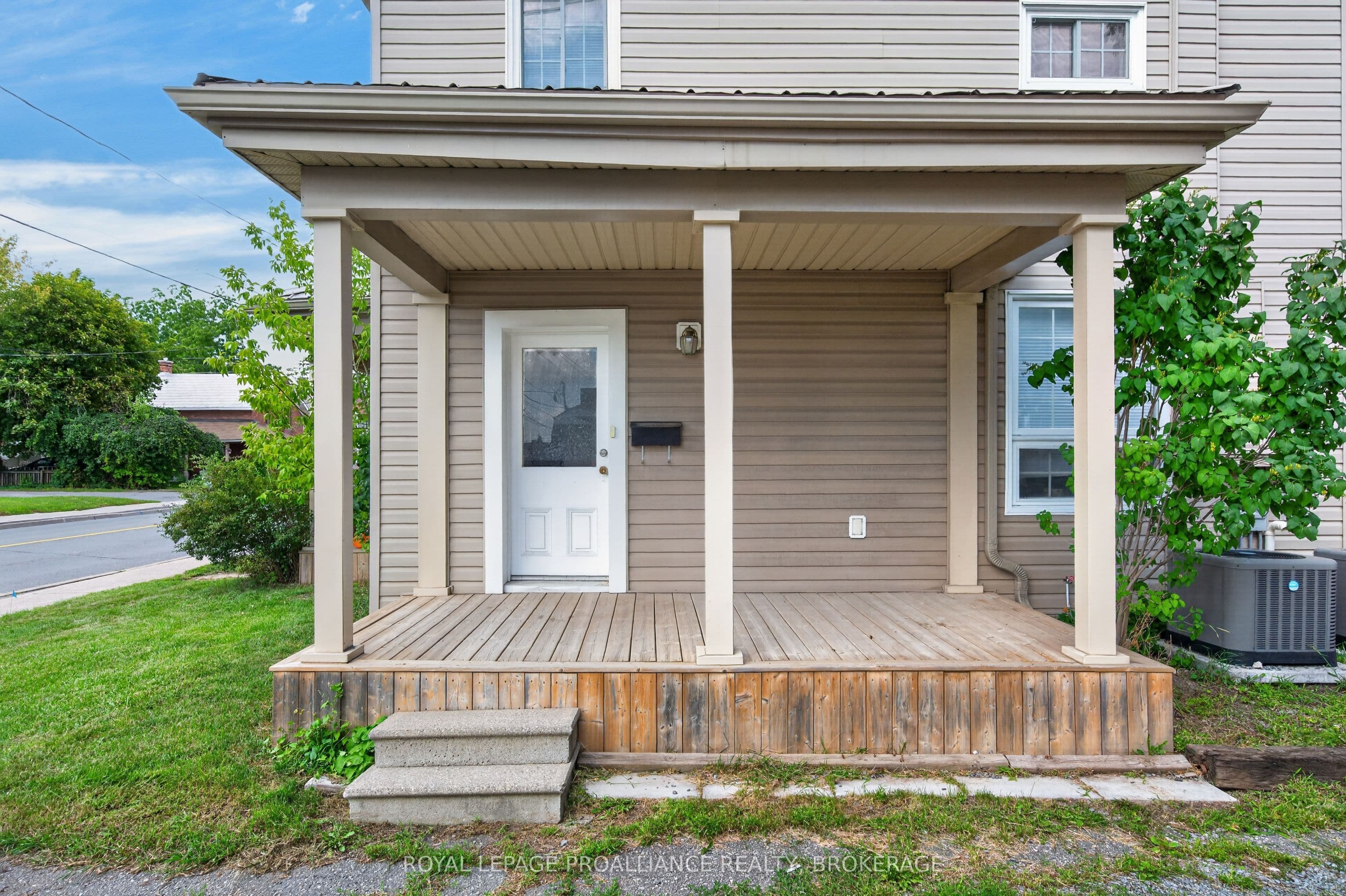167-169 Centre Street N, Greater Napanee, ON K7R 1N6