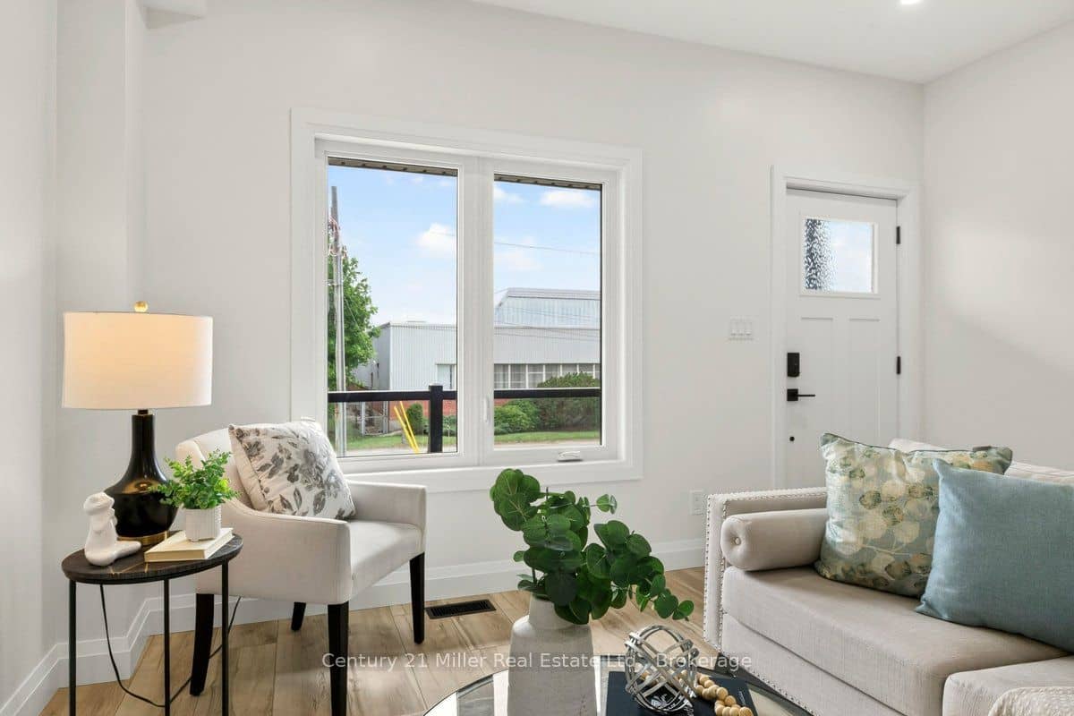 39 Victoria Street, Halton Hills, ON L7G 3N5
