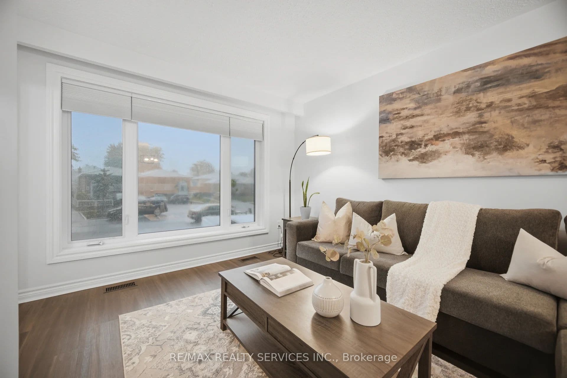 2414 Whaley Drive, Mississauga, ON L5B 2B5