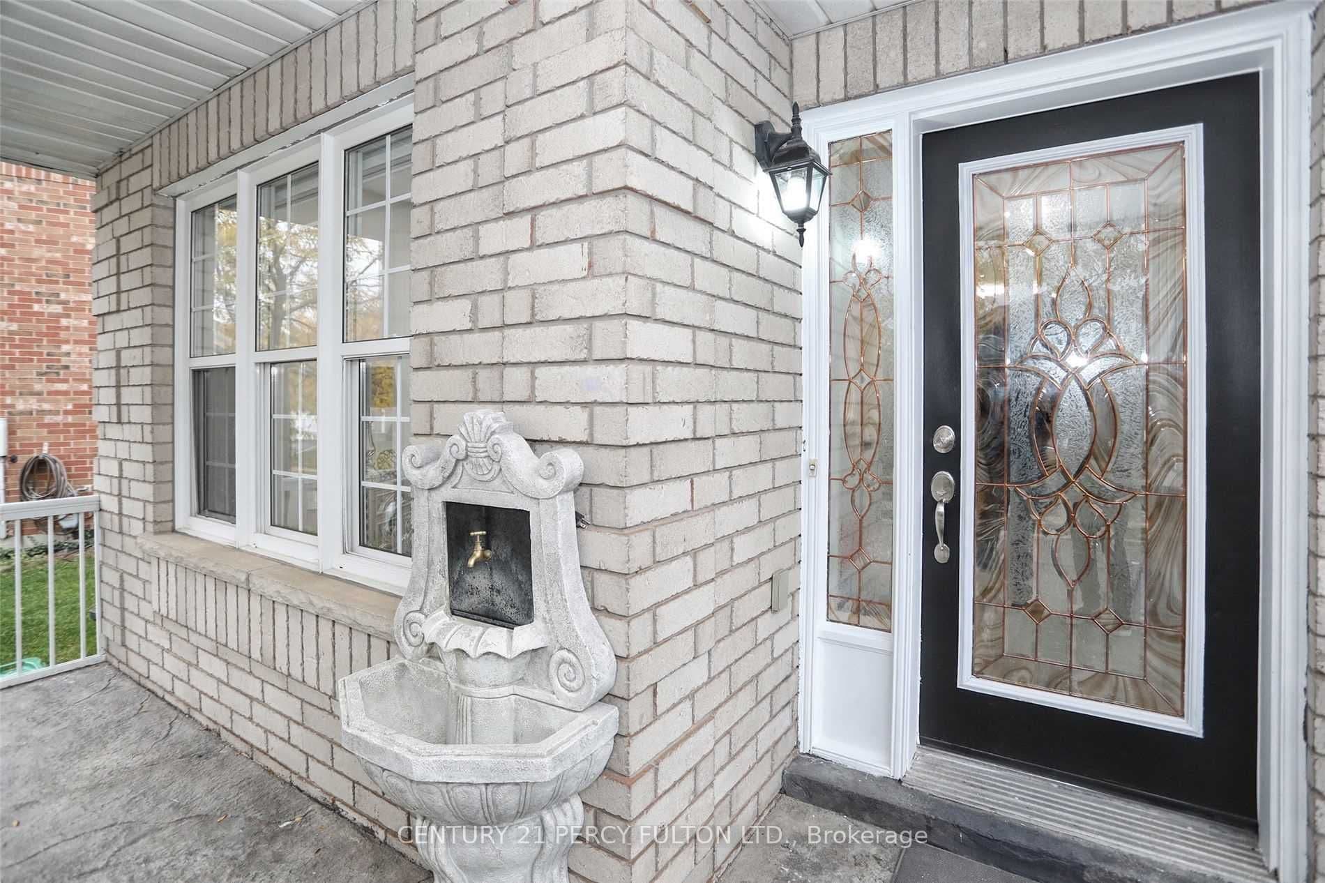 9 Valleypark Crescent, Brampton, ON L7A 1X8