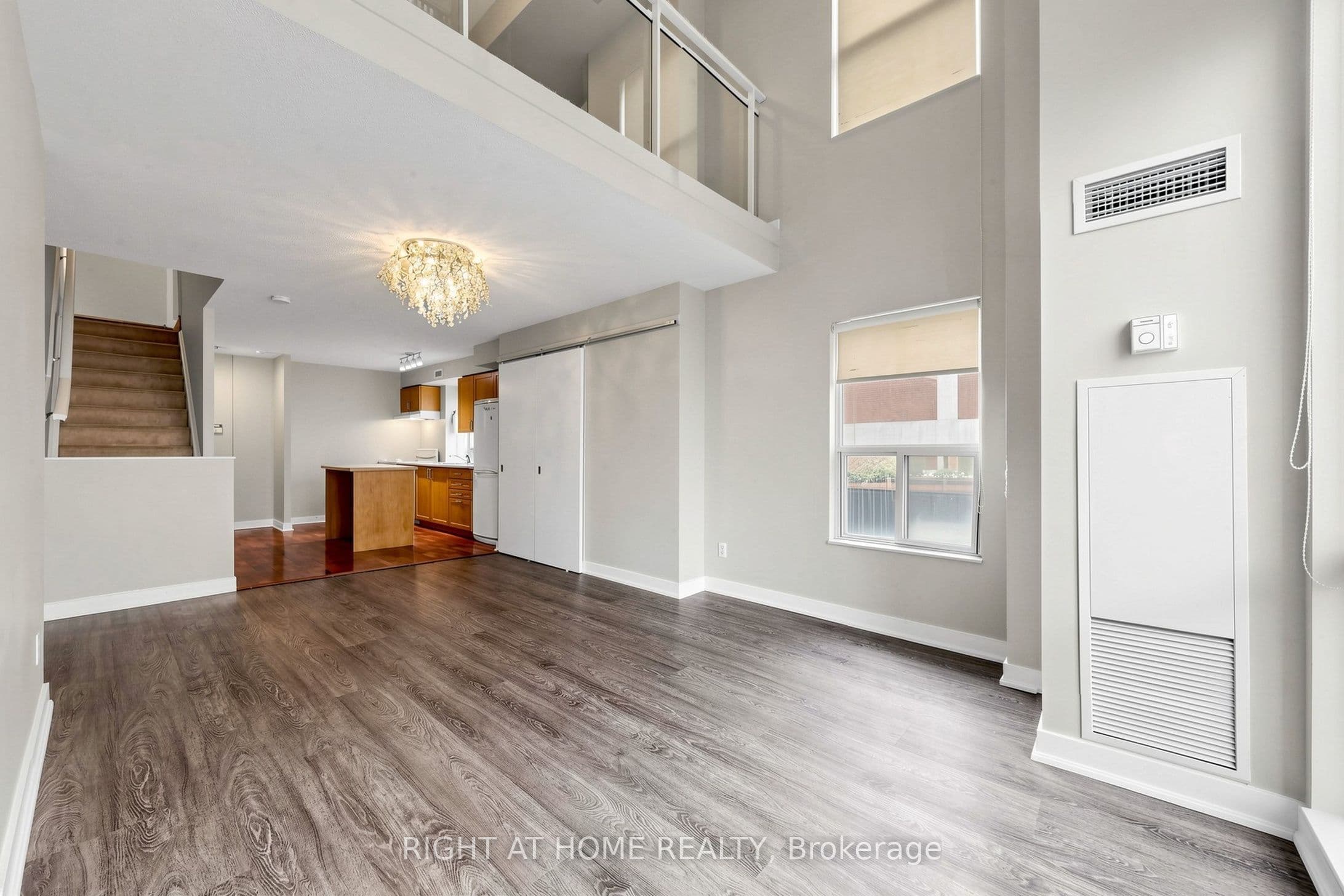 77 Lombard Street 501, Toronto, ON M5C 3E1