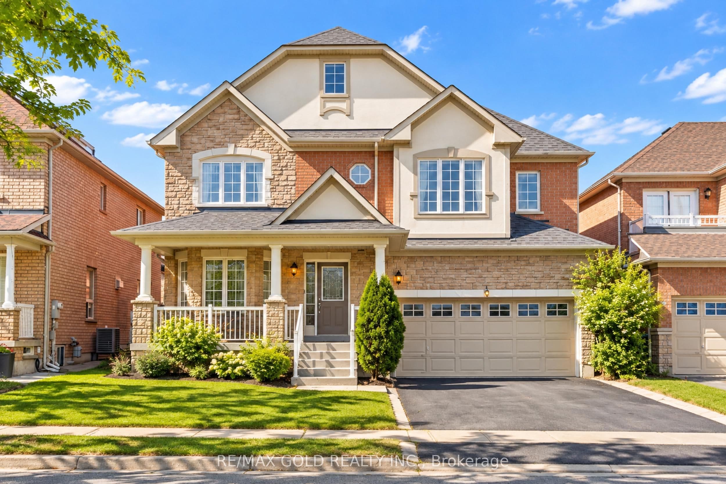 4 AUSTRALIA Drive, Brampton, ON L6R 3E4