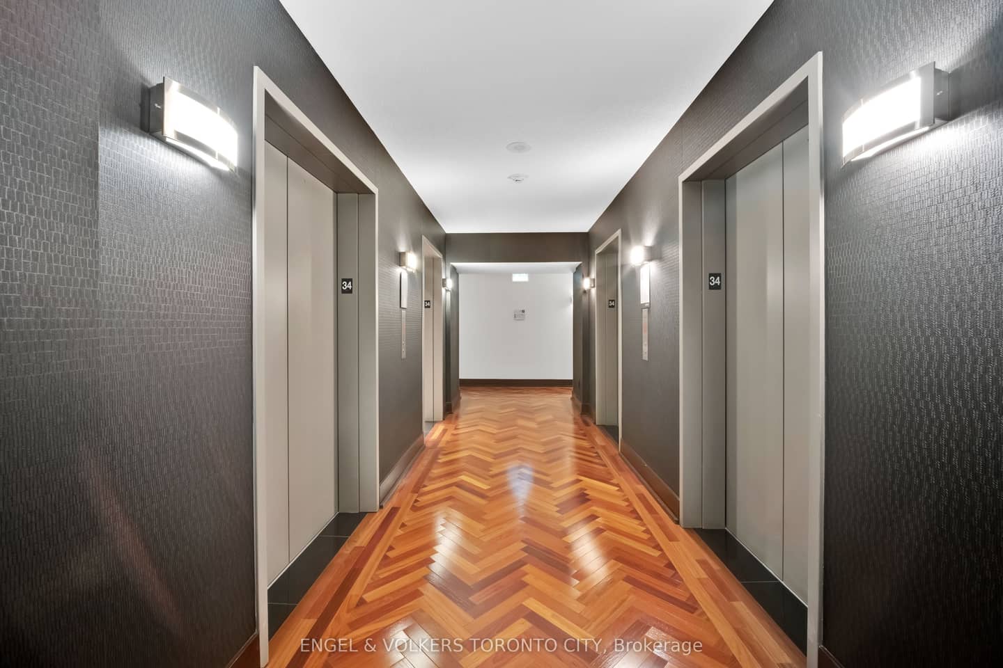 2181 Yonge Street 3402, Toronto, ON M4S 3H7