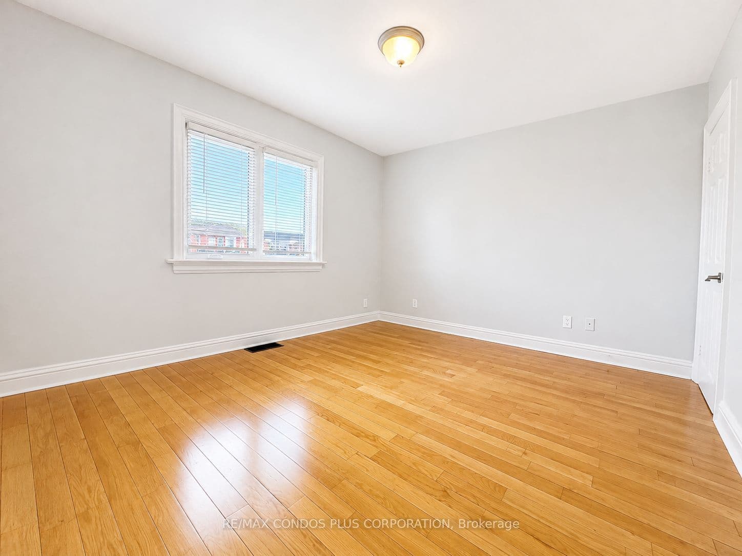 60 Kane Avenue Upper Floor, Toronto, ON M6M 3M7