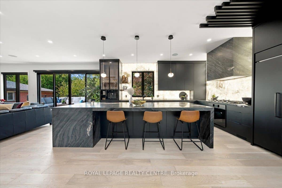 116 Elmcrest Road, Toronto, ON M9C 3R9