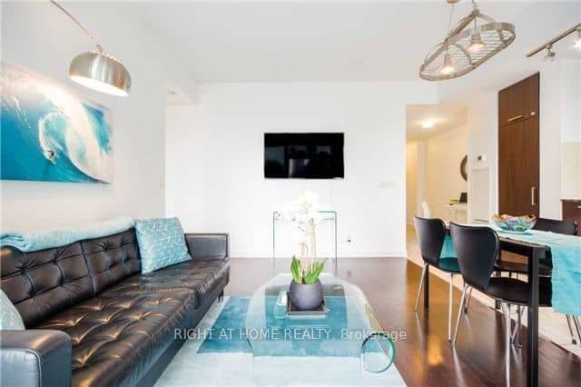 14 York Street 708, Toronto, ON M5J 0B1