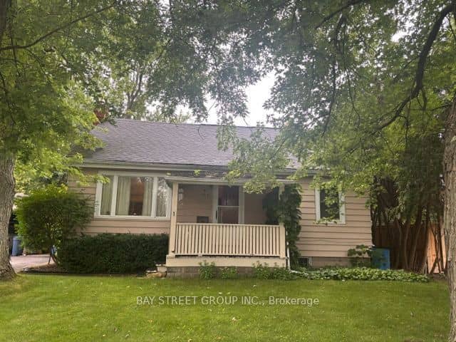 320 Stewart Street, Newmarket, ON L3Y 3M6