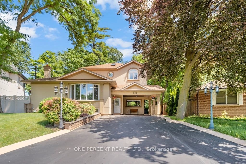 583 Stephens Crescent, Oakville, ON L6K 1Y2