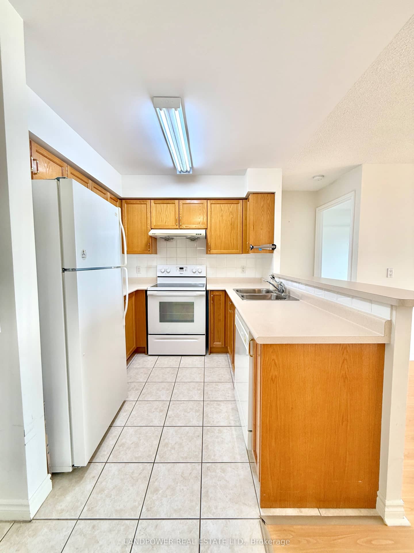 9015 Leslie Street 1202, Richmond Hill, ON L4B 4J8