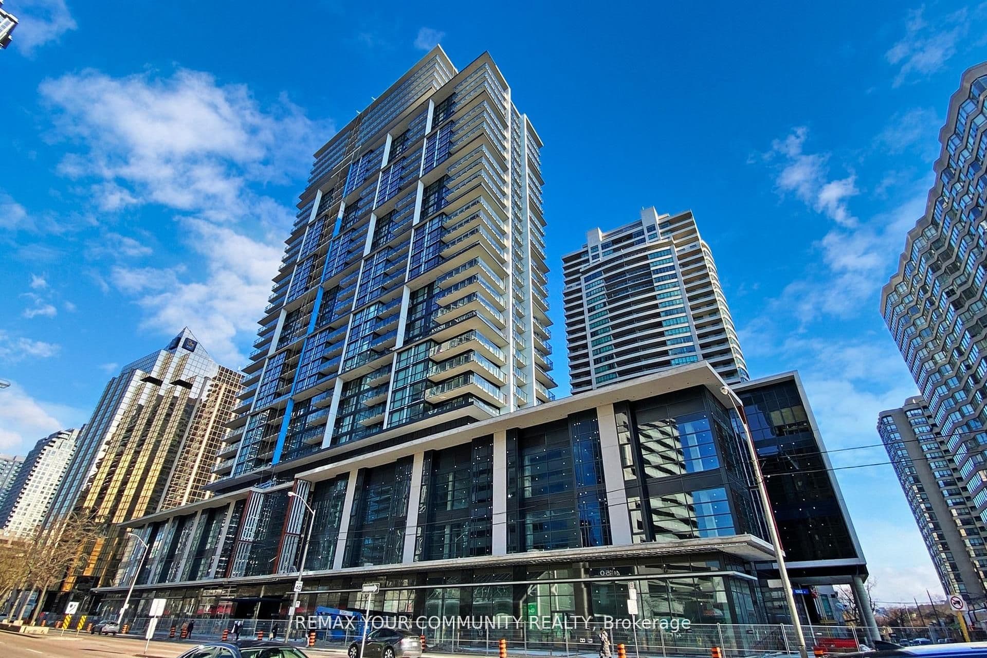 4955 Yonge Street 2117, Toronto, ON M2N 0L8